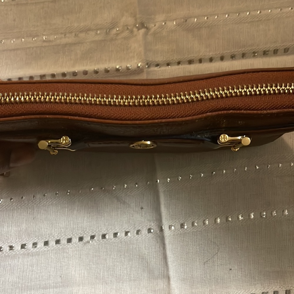 ✨Tory Burch Wallet✨ - Picture 2 of 5